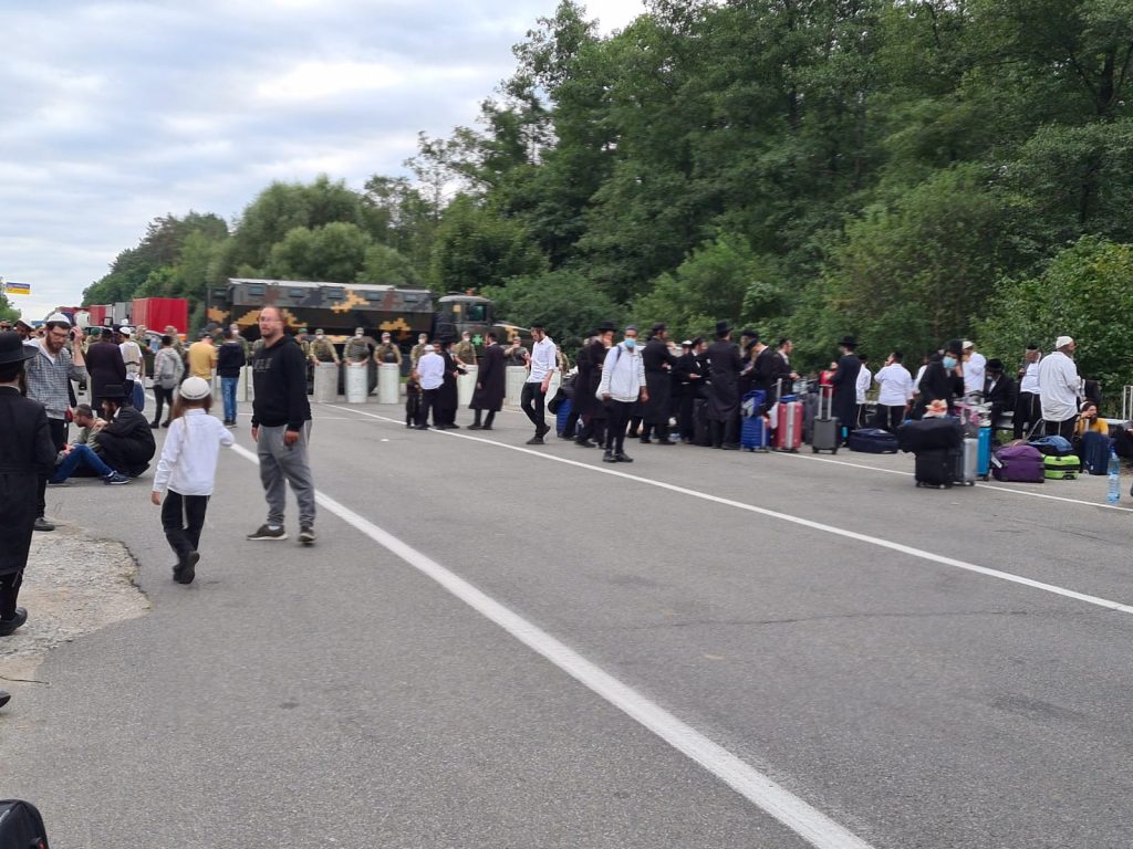 מסתמן: באמצעות 3000$ לאדם; 170 חסידים יעברו לאוקראינה