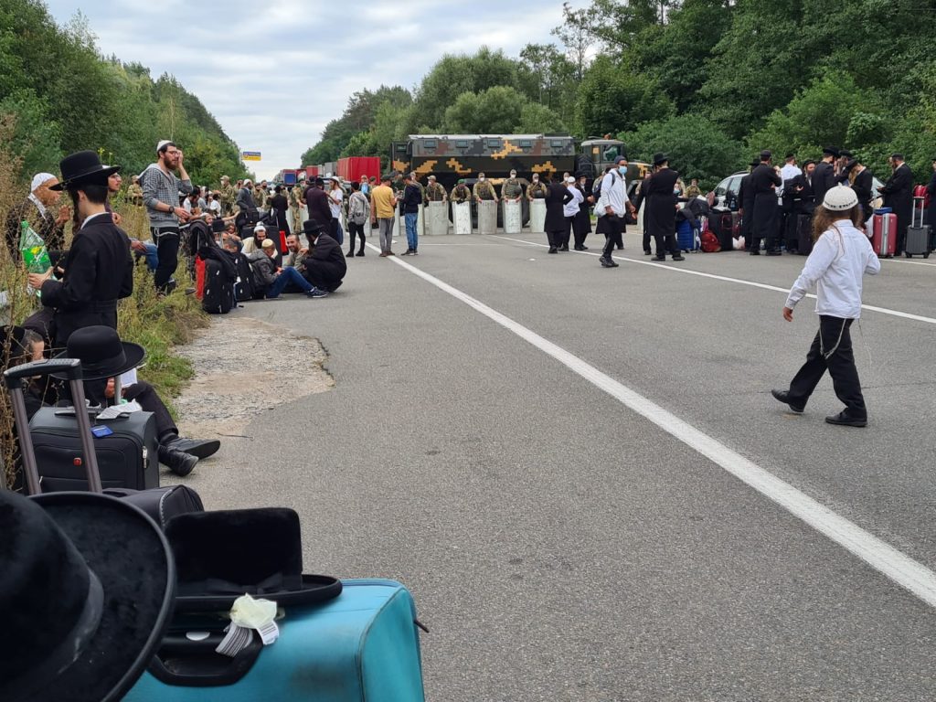 מסתמן: באמצעות 3000$ לאדם; 170 חסידים יעברו לאוקראינה