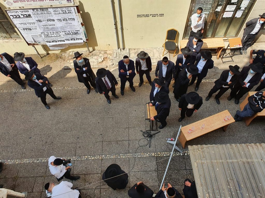 ושם אשה גדולה: הלווית הרבנית בעדני ע"ה • תיעוד