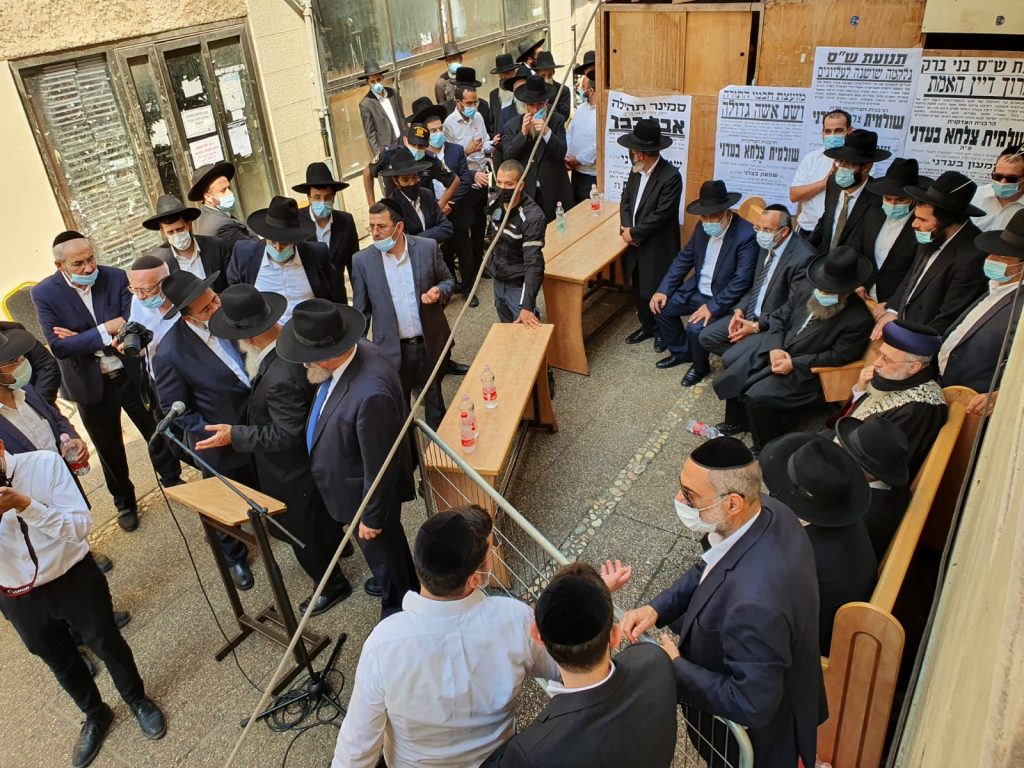 ושם אשה גדולה: הלווית הרבנית בעדני ע"ה • תיעוד