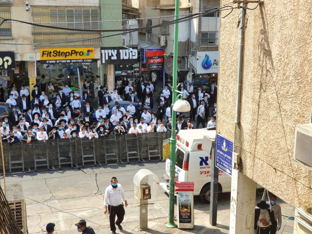 ושם אשה גדולה: הלווית הרבנית בעדני ע"ה • תיעוד
