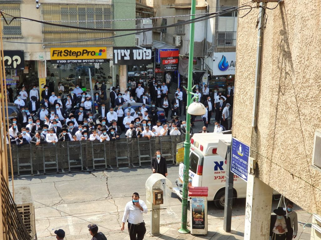 ושם אשה גדולה: הלווית הרבנית בעדני ע"ה • תיעוד