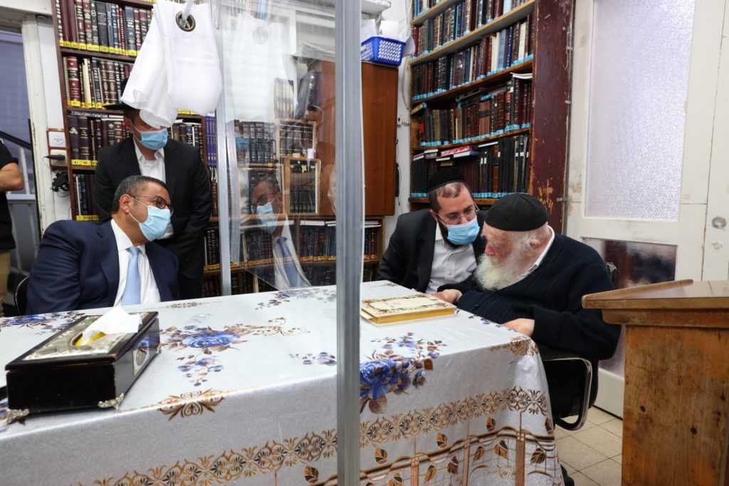 לקראת ראש השנה: רה"ע ירושלים משה לאון נכנס להתברך ממרן שר התורה