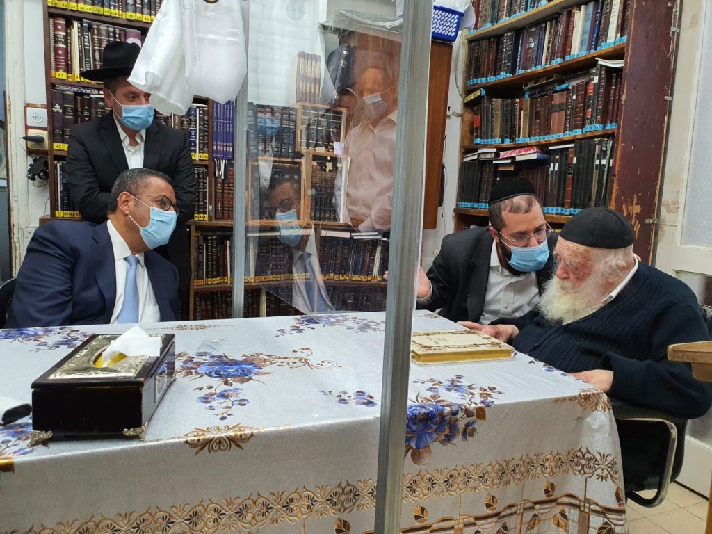 לקראת ראש השנה: רה"ע ירושלים משה לאון נכנס להתברך ממרן שר התורה