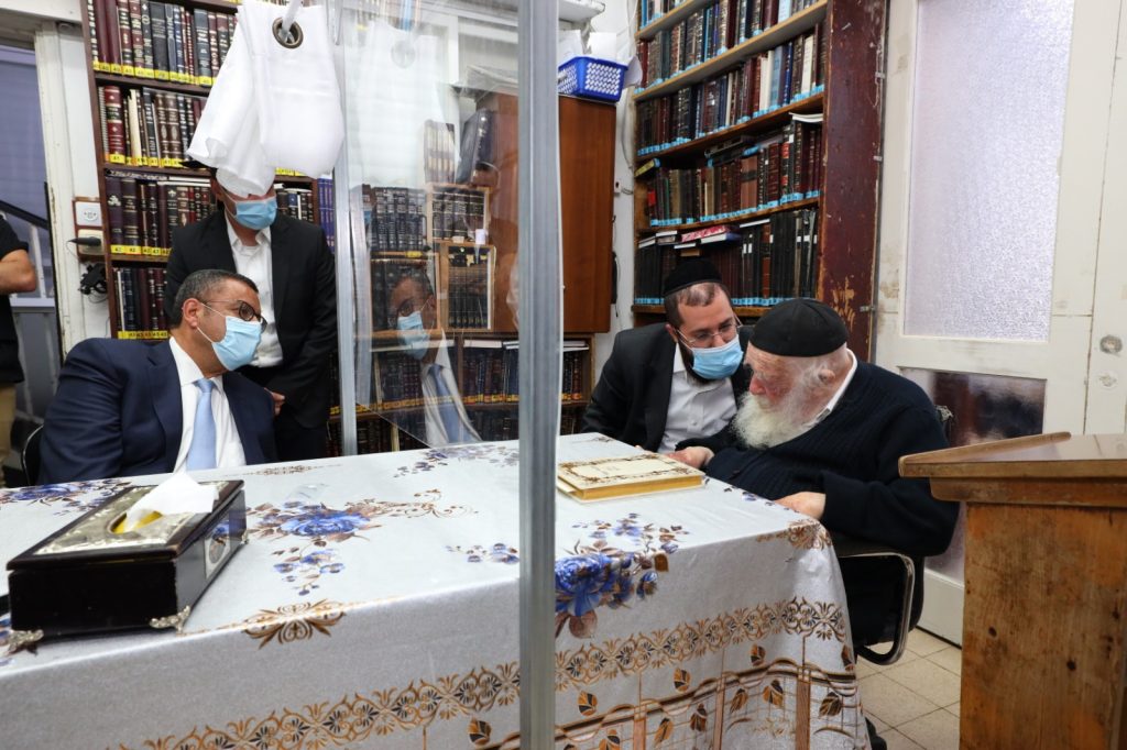 לקראת ראש השנה: רה"ע ירושלים משה לאון נכנס להתברך ממרן שר התורה