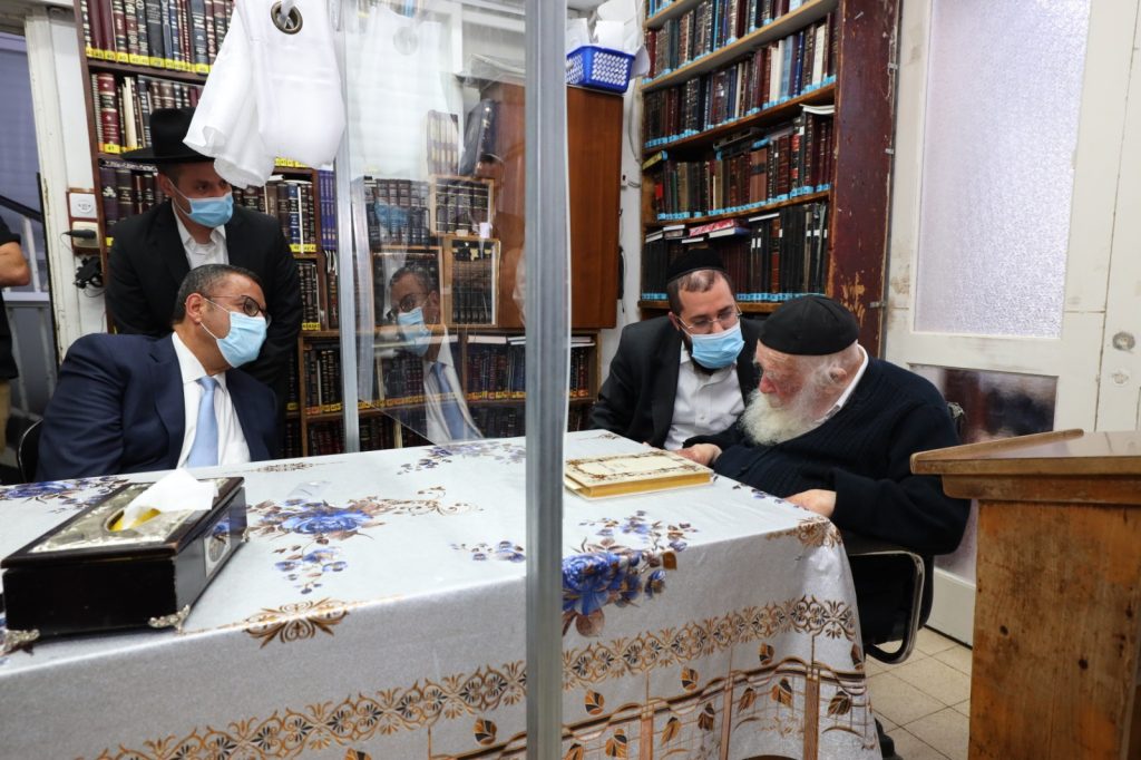 לקראת ראש השנה: רה"ע ירושלים משה לאון נכנס להתברך ממרן שר התורה