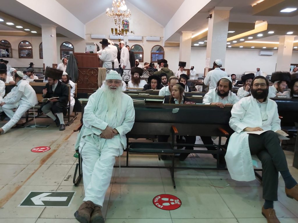 תיעוד: הריקודים עם צאת החג באומן