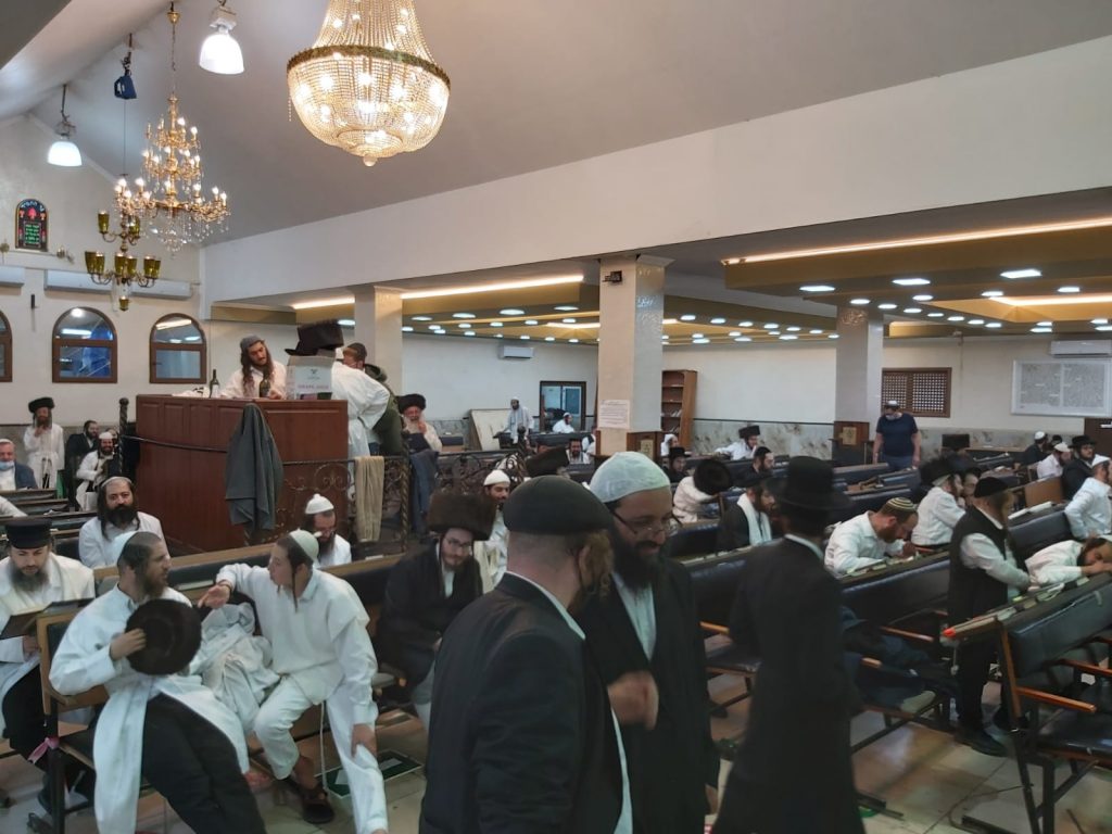 תיעוד: הריקודים עם צאת החג באומן