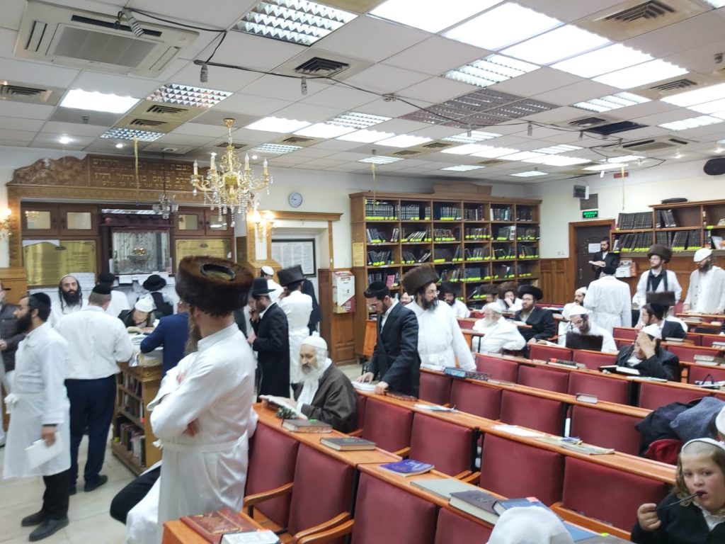 תיעוד: הריקודים עם צאת החג באומן