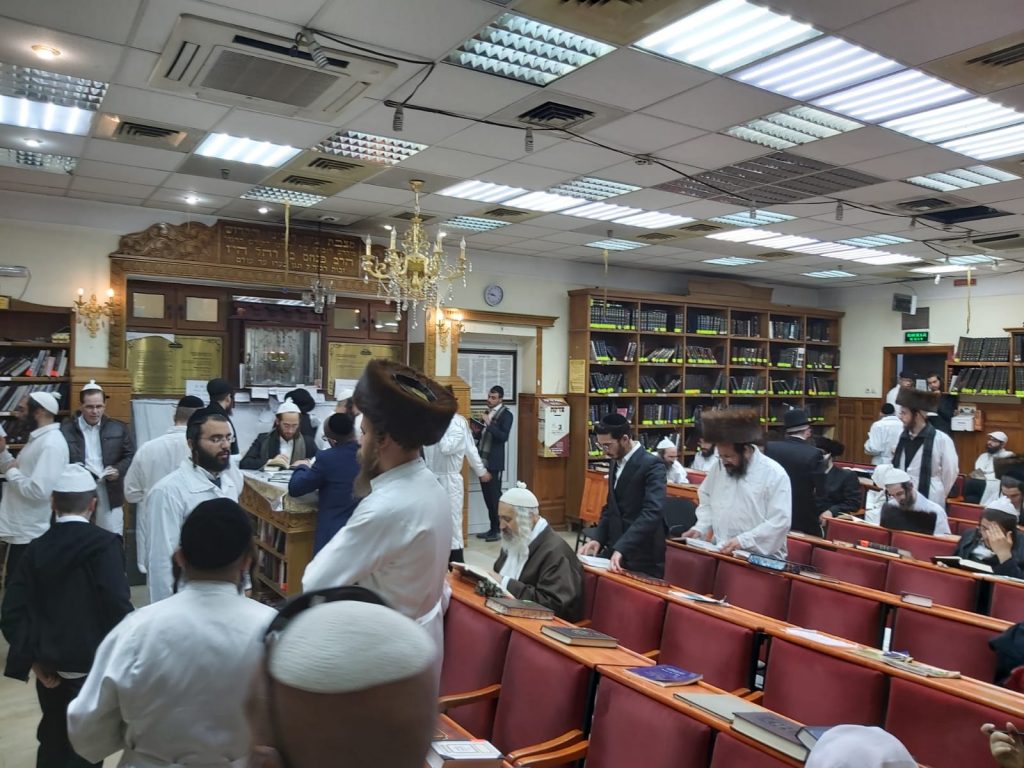 תיעוד: הריקודים עם צאת החג באומן