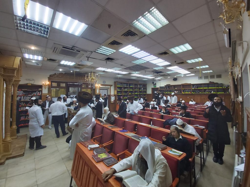 תיעוד: הריקודים עם צאת החג באומן