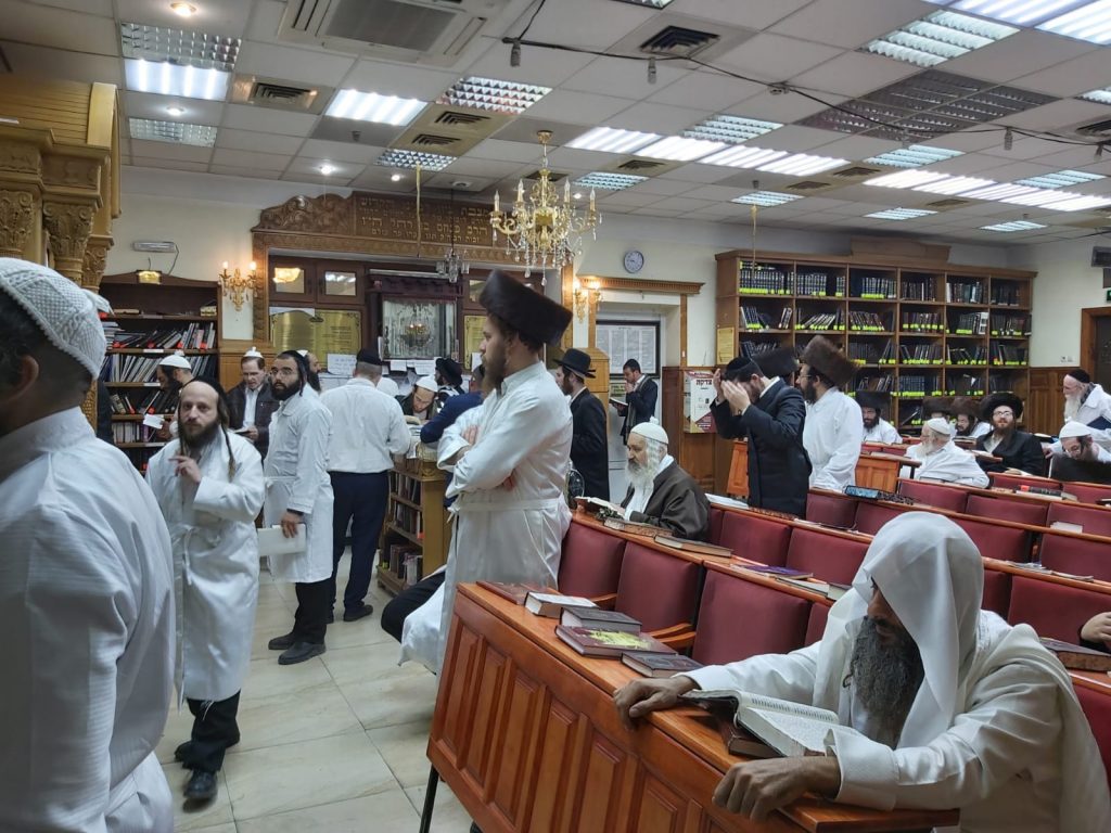 תיעוד: הריקודים עם צאת החג באומן