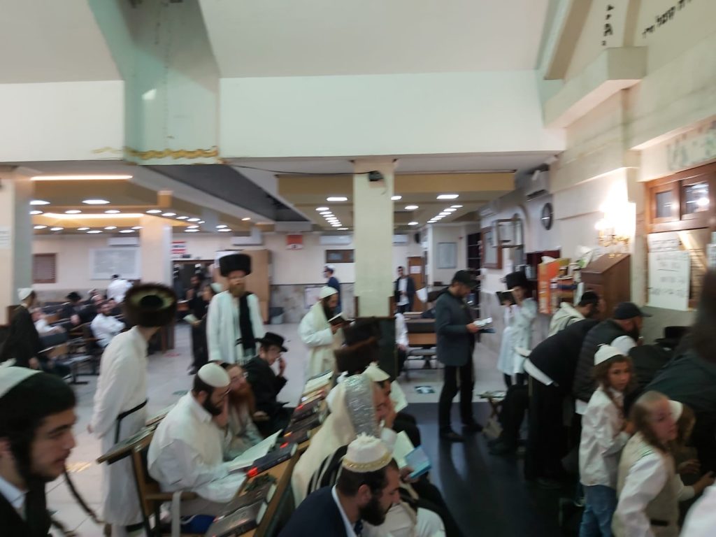 תיעוד: הריקודים עם צאת החג באומן