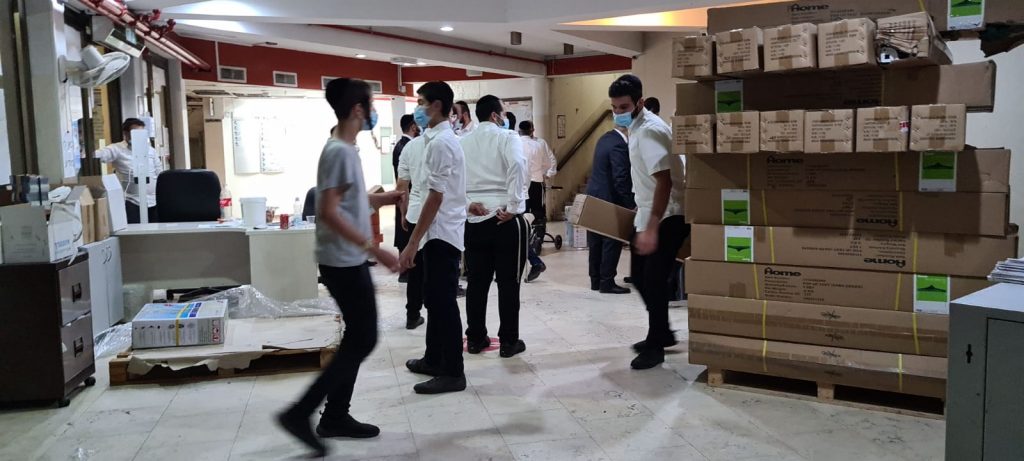 תיעוד: יום כיפור בחצרות ובגינות העיר בני ברק