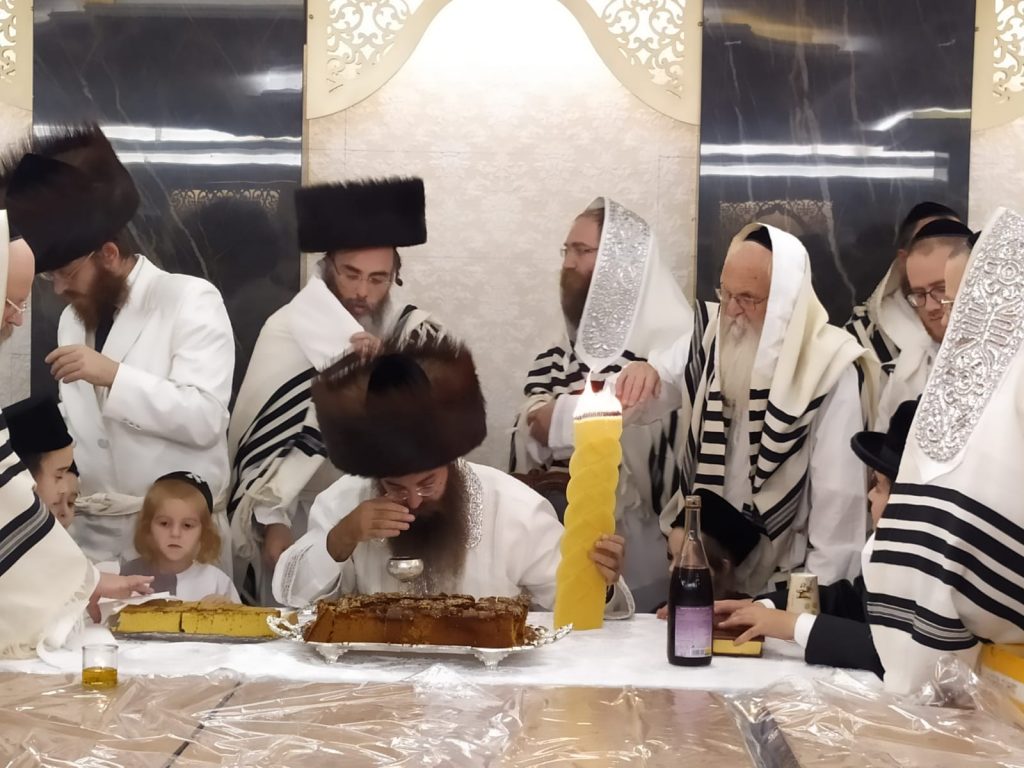 גלריה: הרבי מסאדיגורה ירושלים בהבדלה וקידוש לבנה