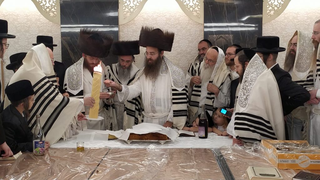 גלריה: הרבי מסאדיגורה ירושלים בהבדלה וקידוש לבנה