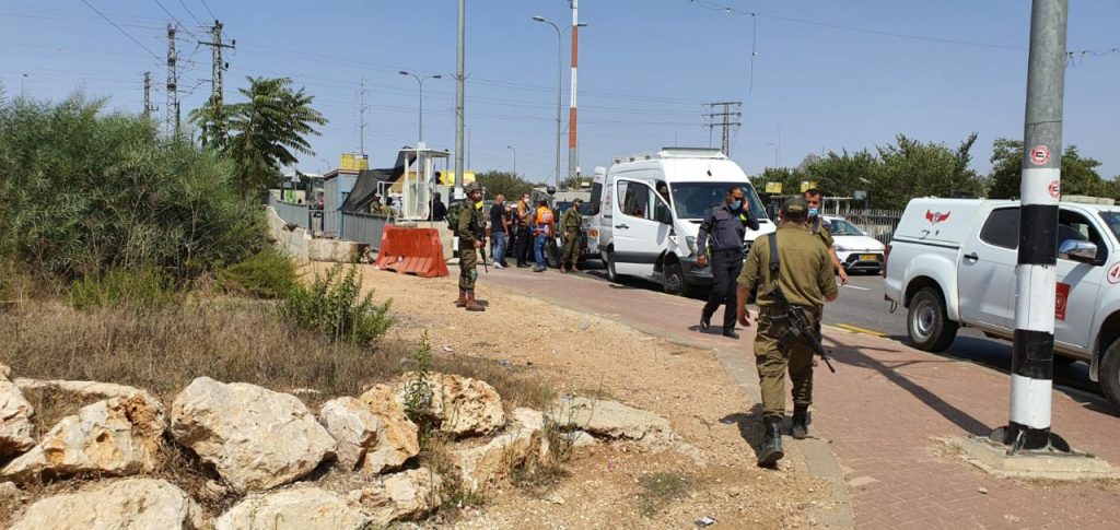 ניסיון דקירה באריאל: ב"ה אין נפגעים; המחבל נורה ונתפס ניסיון דקירה באריאל: ב"ה אין נפגעים; המחבל נורה ונתפס
