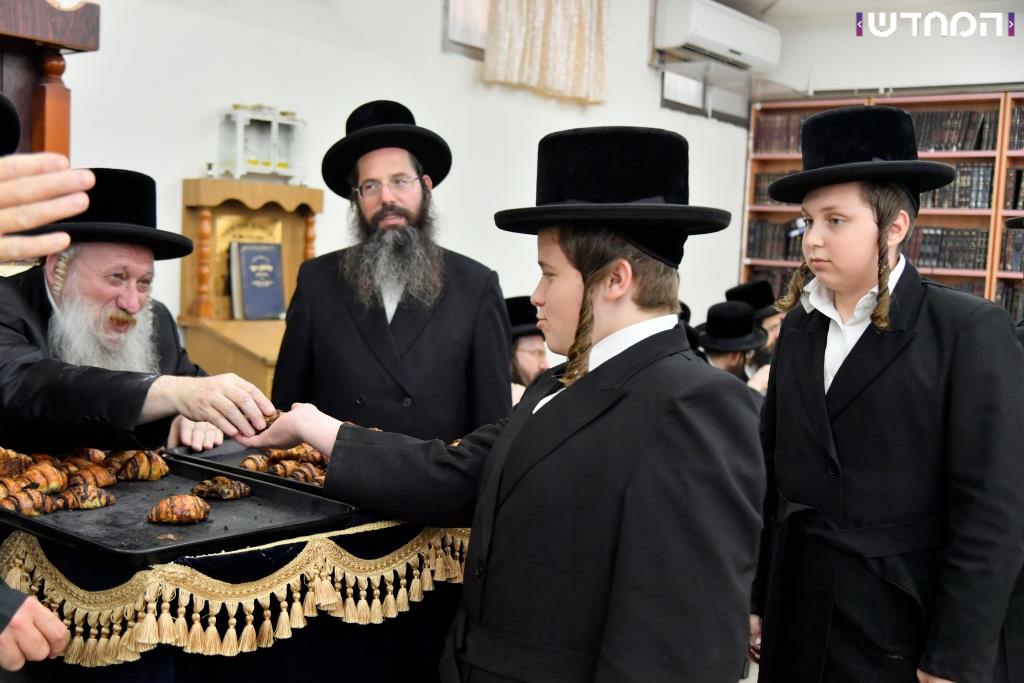 מעמד פתיחת הזמן בישיבת טשארנוביל אשדוד • גלריה