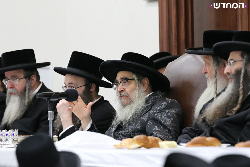 האדמו"ר מסאטמר בסעודת היארציט של בעל היטב לב זי"ע