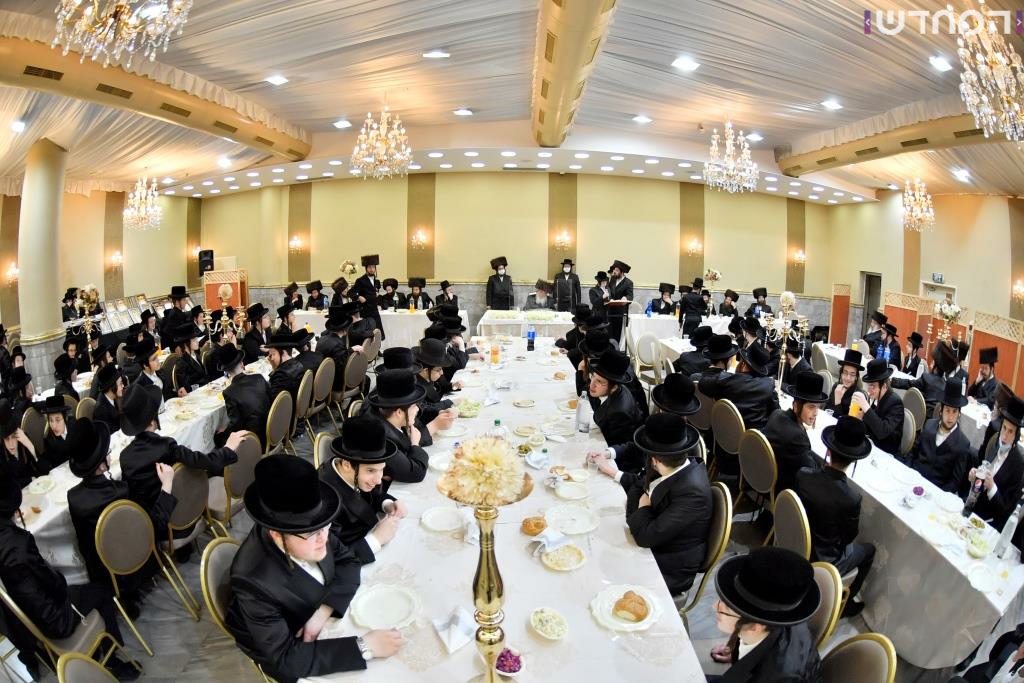 גלריה: שמחת הכנסת ספר תורה לישיבת קרעטשינף באלעד גלריה: שמחת הכנסת ספר תורה לישיבת קרעטשינף באלעד