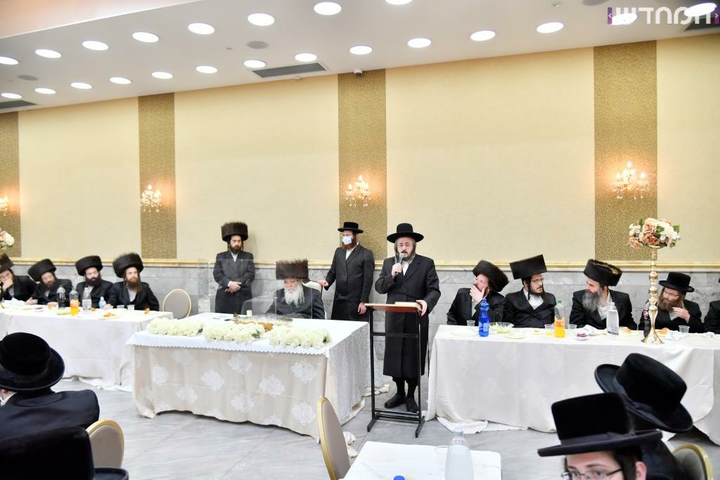 גלריה: שמחת הכנסת ספר תורה לישיבת קרעטשינף באלעד גלריה: שמחת הכנסת ספר תורה לישיבת קרעטשינף באלעד