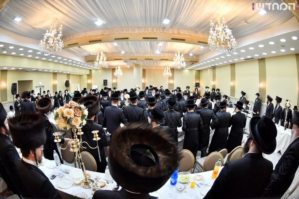 גלריה: שמחת הכנסת ספר תורה לישיבת קרעטשינף באלעד גלריה: שמחת הכנסת ספר תורה לישיבת קרעטשינף באלעד