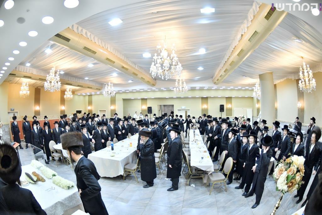 גלריה: שמחת הכנסת ספר תורה לישיבת קרעטשינף באלעד גלריה: שמחת הכנסת ספר תורה לישיבת קרעטשינף באלעד