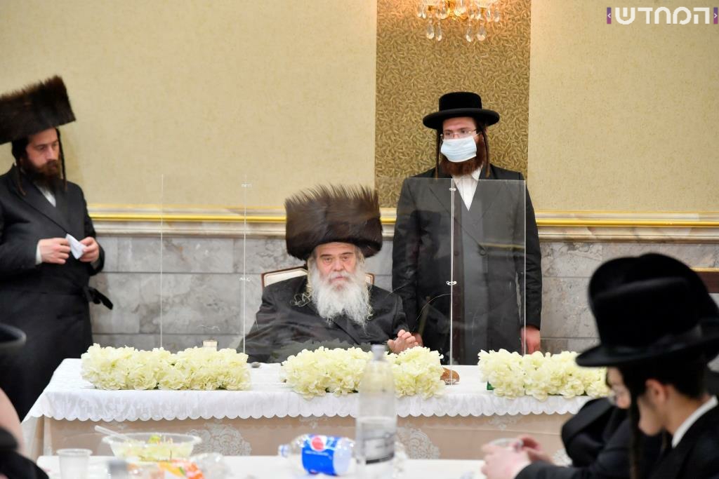 גלריה: שמחת הכנסת ספר תורה לישיבת קרעטשינף באלעד גלריה: שמחת הכנסת ספר תורה לישיבת קרעטשינף באלעד