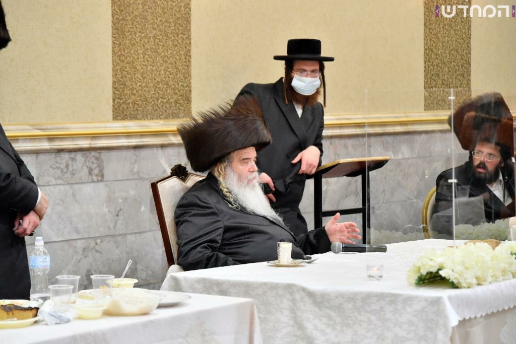 גלריה: שמחת הכנסת ספר תורה לישיבת קרעטשינף באלעד גלריה: שמחת הכנסת ספר תורה לישיבת קרעטשינף באלעד