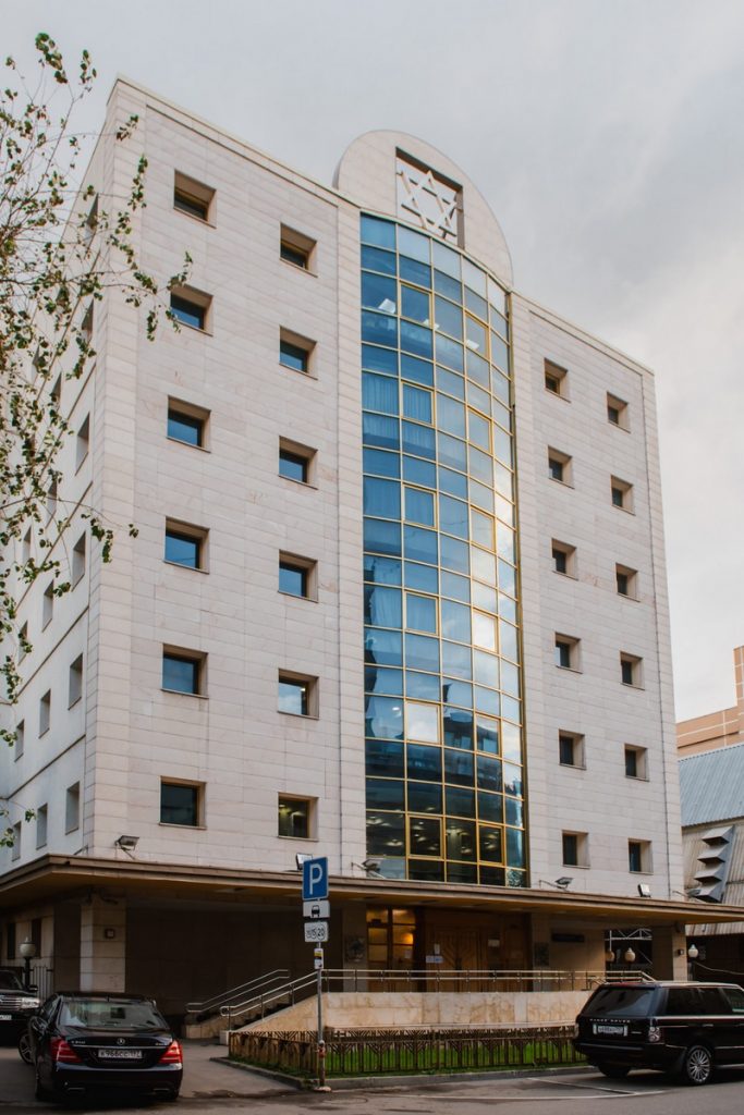 בירת רוסיה: מנייני קפסולות, תשליך, התרת נדרים ומוצאי החג