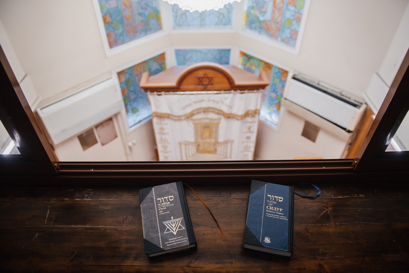 בירת רוסיה: מנייני קפסולות, תשליך, התרת נדרים ומוצאי החג