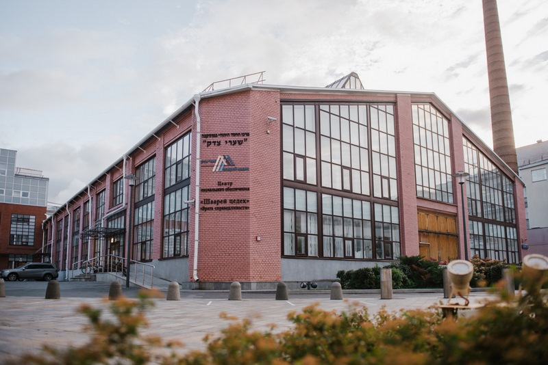 בירת רוסיה: מנייני קפסולות, תשליך, התרת נדרים ומוצאי החג