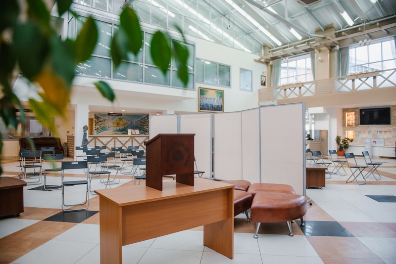 בירת רוסיה: מנייני קפסולות, תשליך, התרת נדרים ומוצאי החג