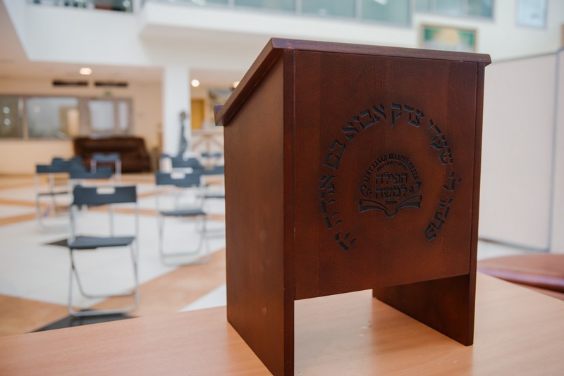 בירת רוסיה: מנייני קפסולות, תשליך, התרת נדרים ומוצאי החג