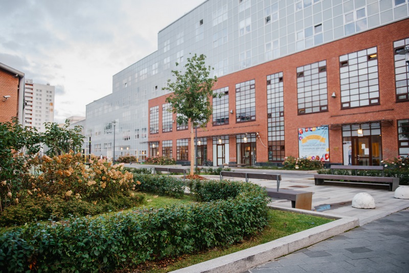 בירת רוסיה: מנייני קפסולות, תשליך, התרת נדרים ומוצאי החג