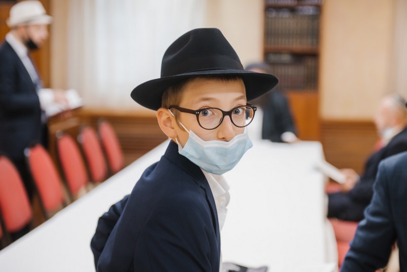 בירת רוסיה: מנייני קפסולות, תשליך, התרת נדרים ומוצאי החג