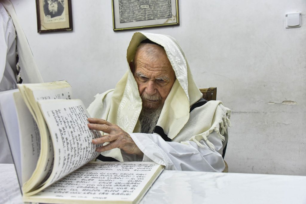 תיעוד מיוחד: 'כל נדרי' בפוניבז' תיעוד מיוחד: 'כל נדרי' בפוניבז'