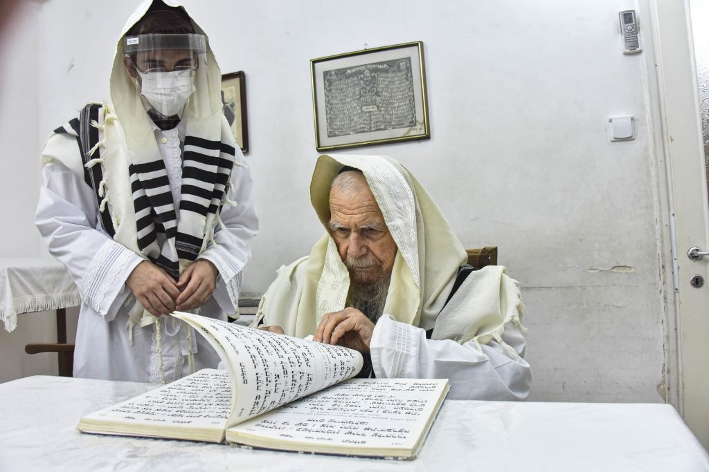 תיעוד מיוחד: 'כל נדרי' בפוניבז' תיעוד מיוחד: 'כל נדרי' בפוניבז'