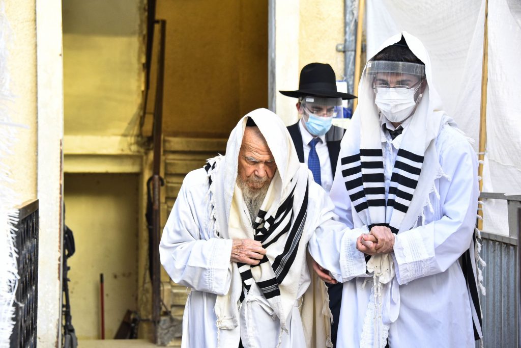 תיעוד מיוחד: 'כל נדרי' בפוניבז' תיעוד מיוחד: 'כל נדרי' בפוניבז'