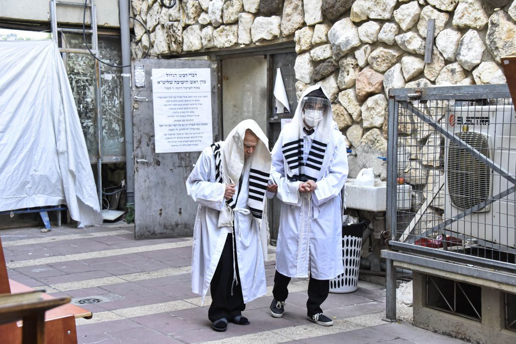 תיעוד מיוחד: 'כל נדרי' בפוניבז' תיעוד מיוחד: 'כל נדרי' בפוניבז'
