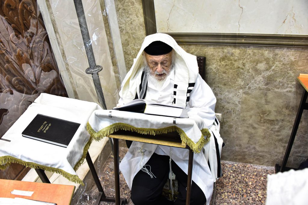 תיעוד מיוחד: 'כל נדרי' בפוניבז' תיעוד מיוחד: 'כל נדרי' בפוניבז'