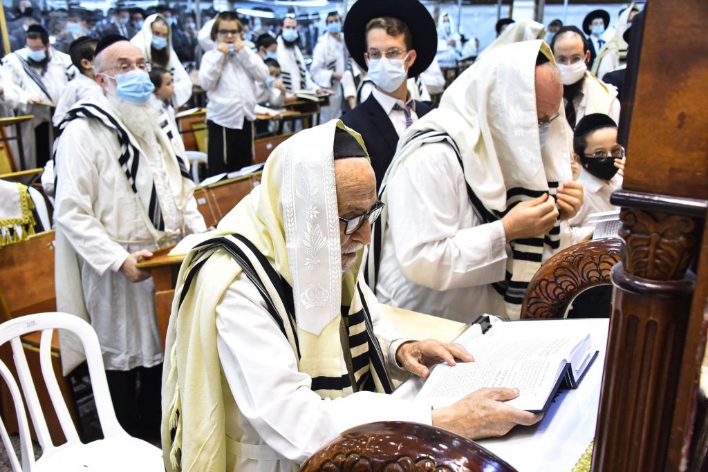 תיעוד מיוחד: 'כל נדרי' בפוניבז' תיעוד מיוחד: 'כל נדרי' בפוניבז'