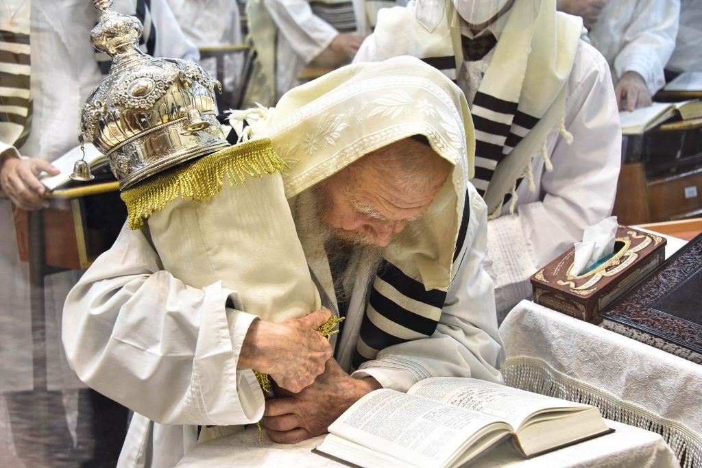 תיעוד מיוחד: 'כל נדרי' בפוניבז' תיעוד מיוחד: 'כל נדרי' בפוניבז'