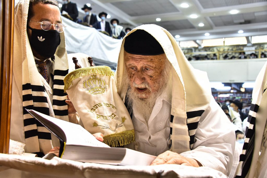 תיעוד מיוחד: 'כל נדרי' בפוניבז' תיעוד מיוחד: 'כל נדרי' בפוניבז'