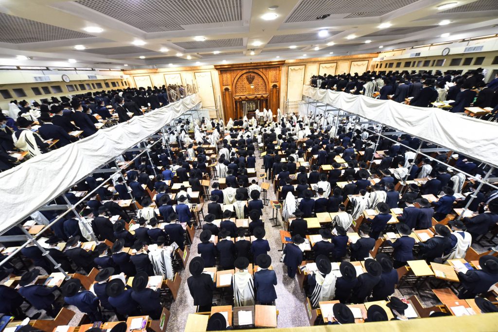 תיעוד מיוחד: 'כל נדרי' בפוניבז' תיעוד מיוחד: 'כל נדרי' בפוניבז'