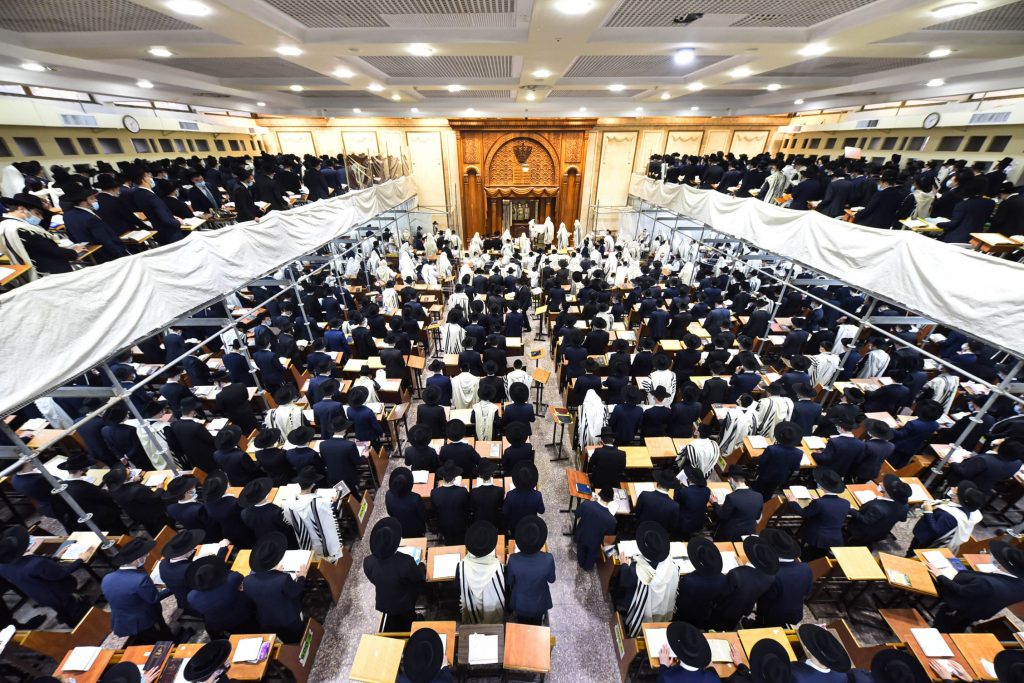 תיעוד מיוחד: 'כל נדרי' בפוניבז' תיעוד מיוחד: 'כל נדרי' בפוניבז'