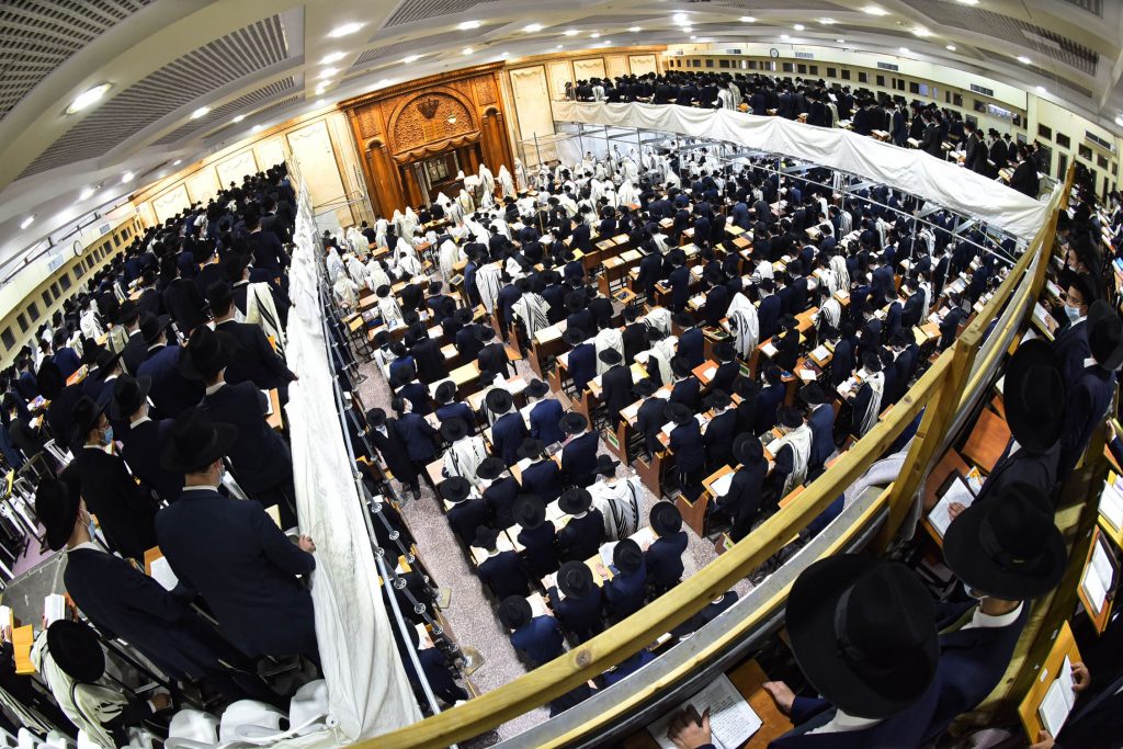 תיעוד מיוחד: 'כל נדרי' בפוניבז' תיעוד מיוחד: 'כל נדרי' בפוניבז'