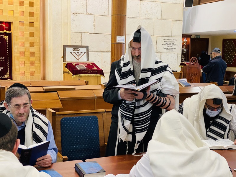 בירת רוסיה: מנייני קפסולות, תשליך, התרת נדרים ומוצאי החג