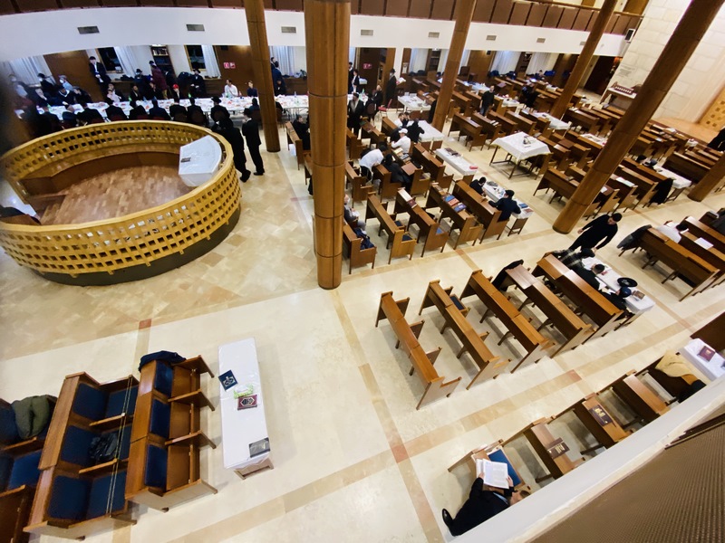 בירת רוסיה: מנייני קפסולות, תשליך, התרת נדרים ומוצאי החג