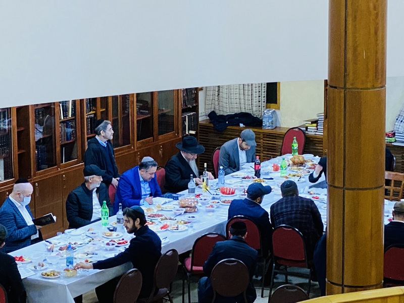 בירת רוסיה: מנייני קפסולות, תשליך, התרת נדרים ומוצאי החג